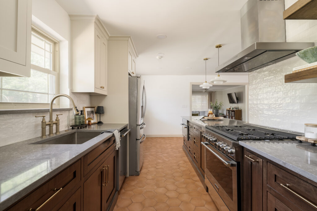 Should tile be lighter or darker than walls (1)